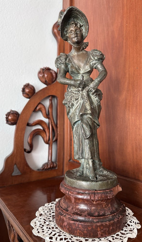 Antica statuina dama - , con