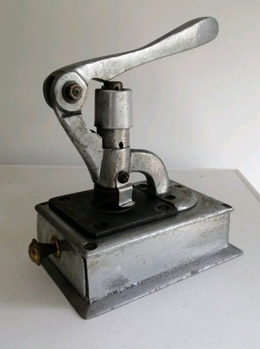 Antica fustellatrice per ostie - fustellatrice,