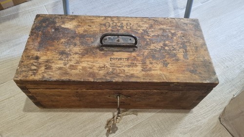 Antica cassetta legno con - in,