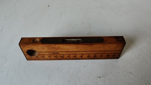 Antica livella legno - legno,